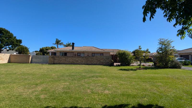 3 Bedroom Property for Sale in Denver Park Western Cape